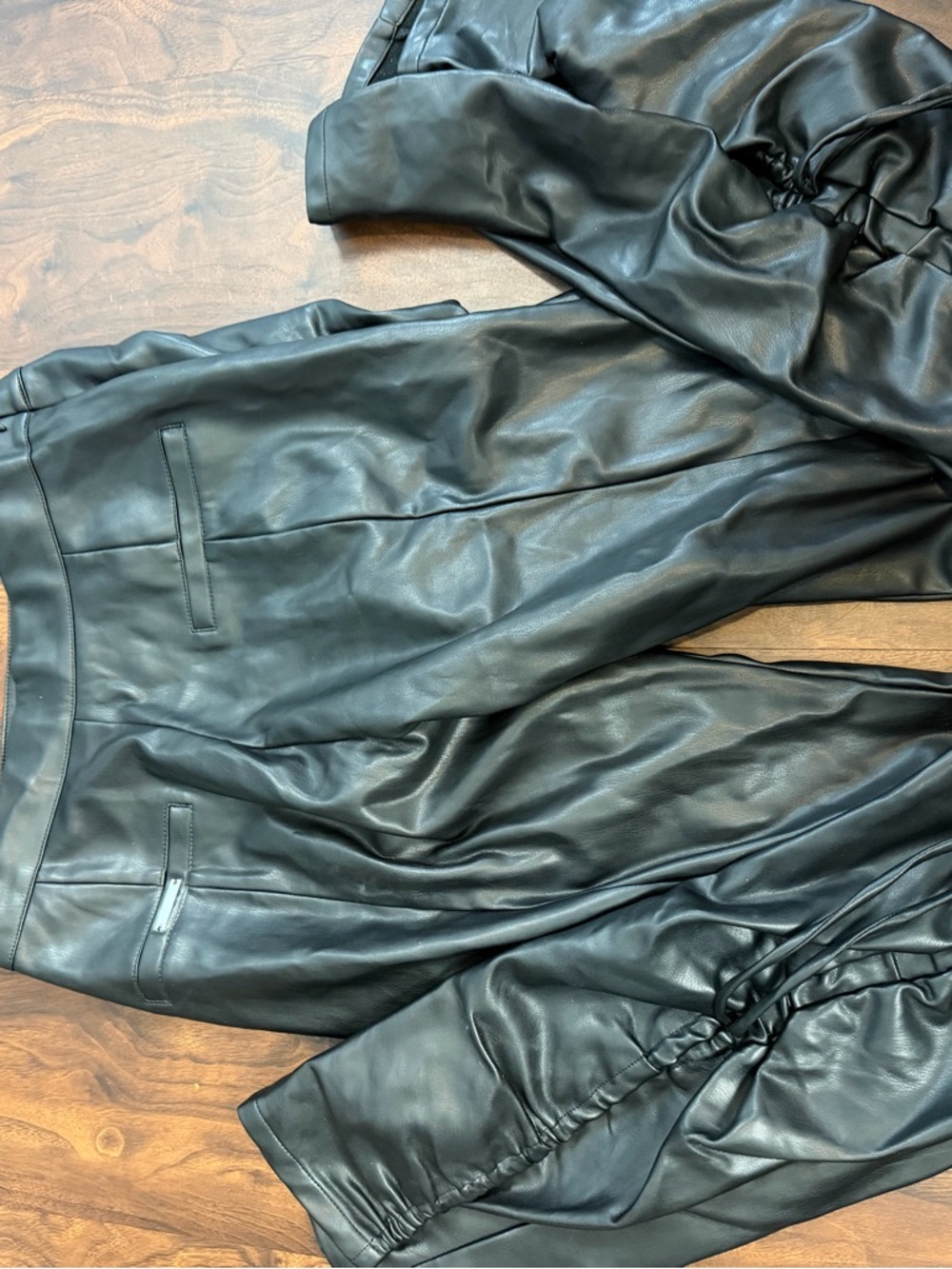 MANIERE DE VOIR Black Faux Leather Ruched Open Slit Pants - Picture 9 of 12